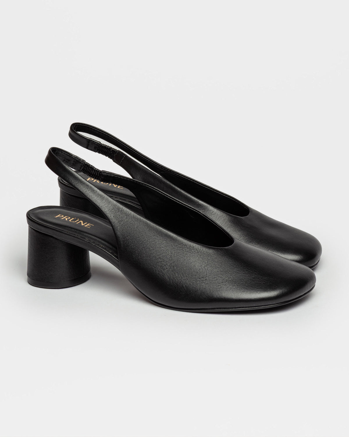 Stiletto Camelia en cuero liso