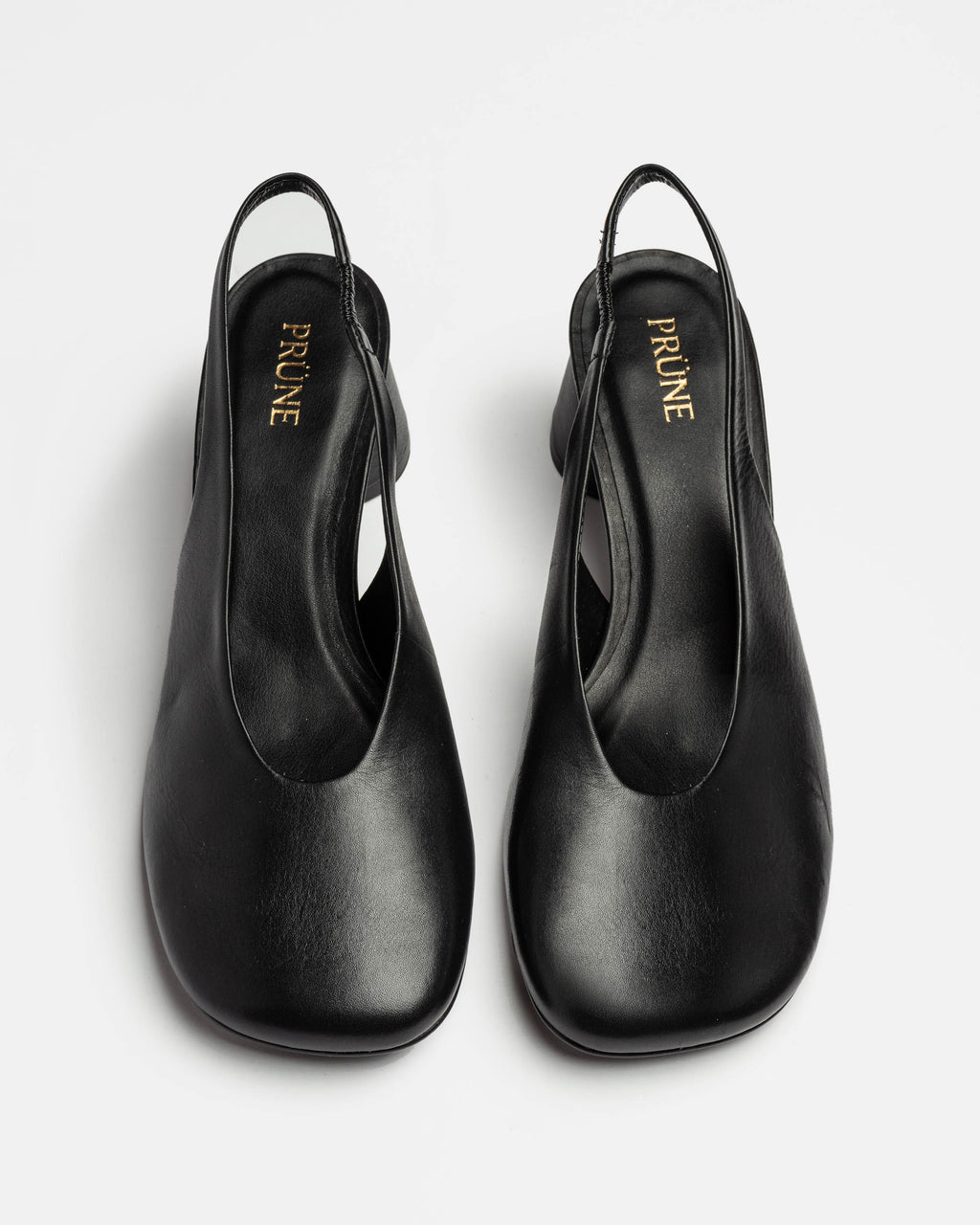 Stiletto Camelia en cuero liso