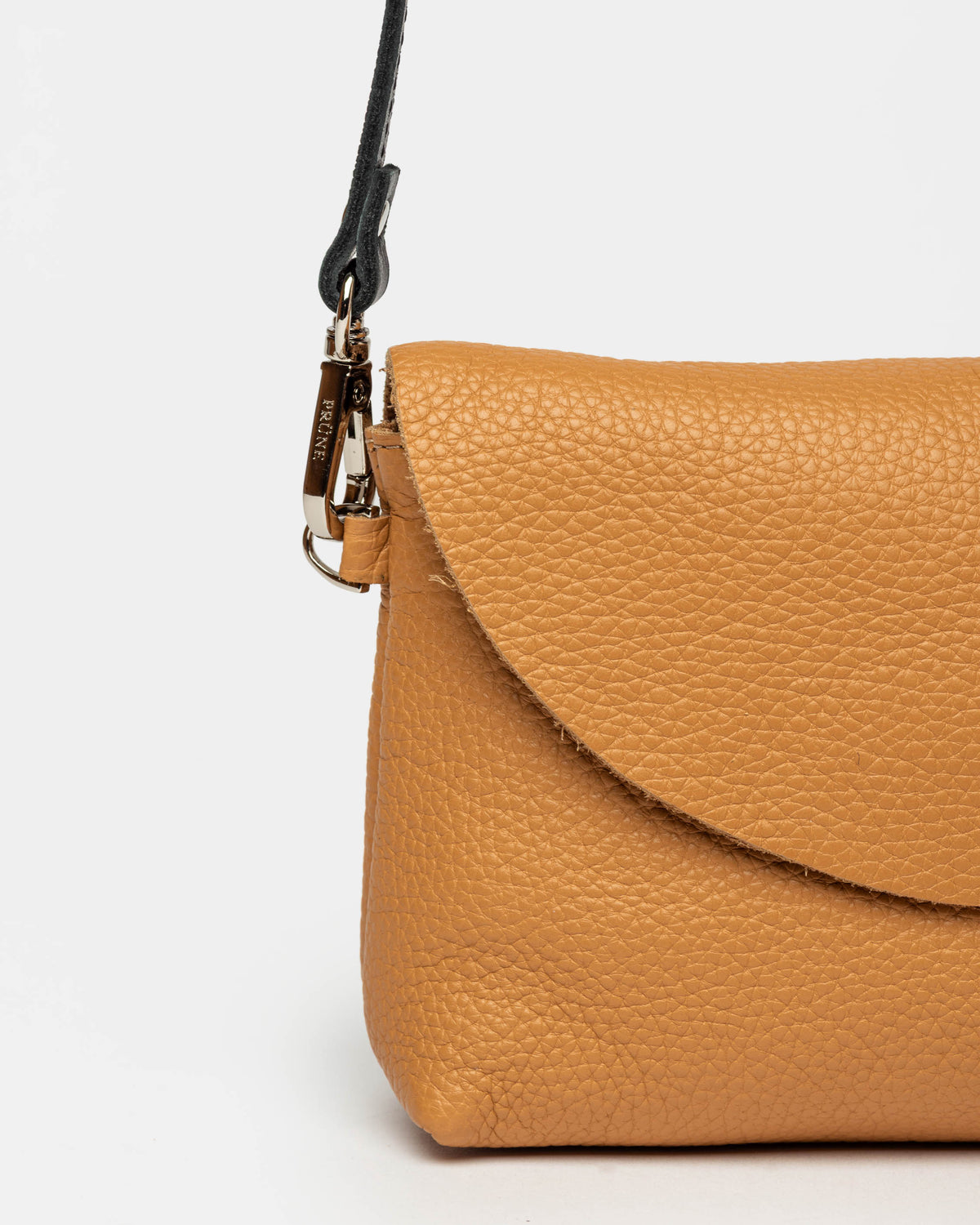 Mini bag Viena en cuero graneado