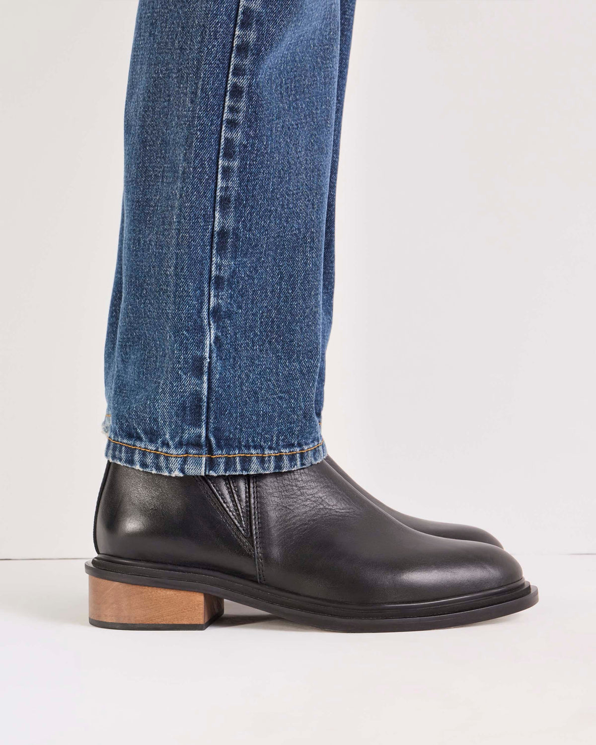 Bota caña baja Parker en cuero liso