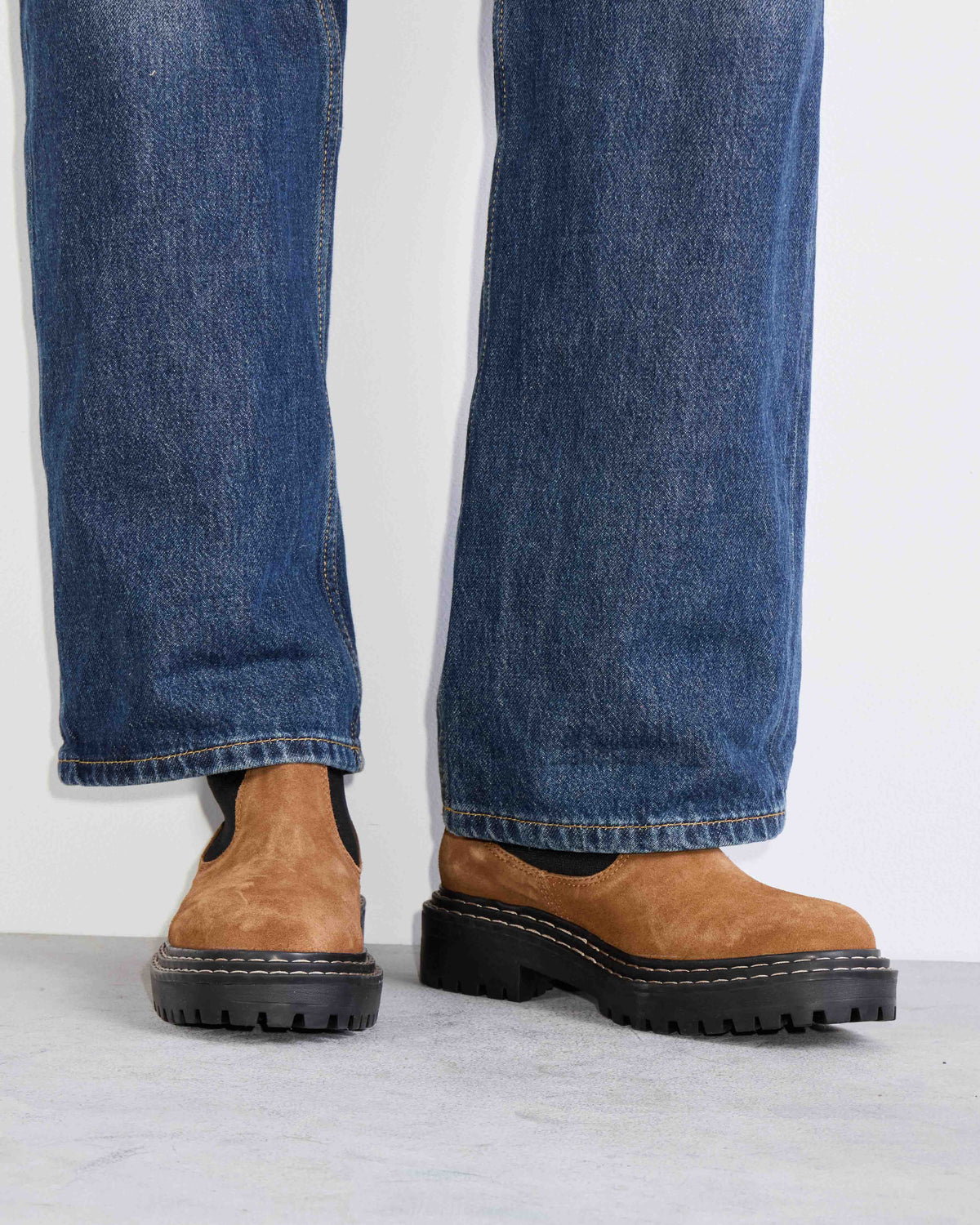 Bota caña media Liverpool en gamuza