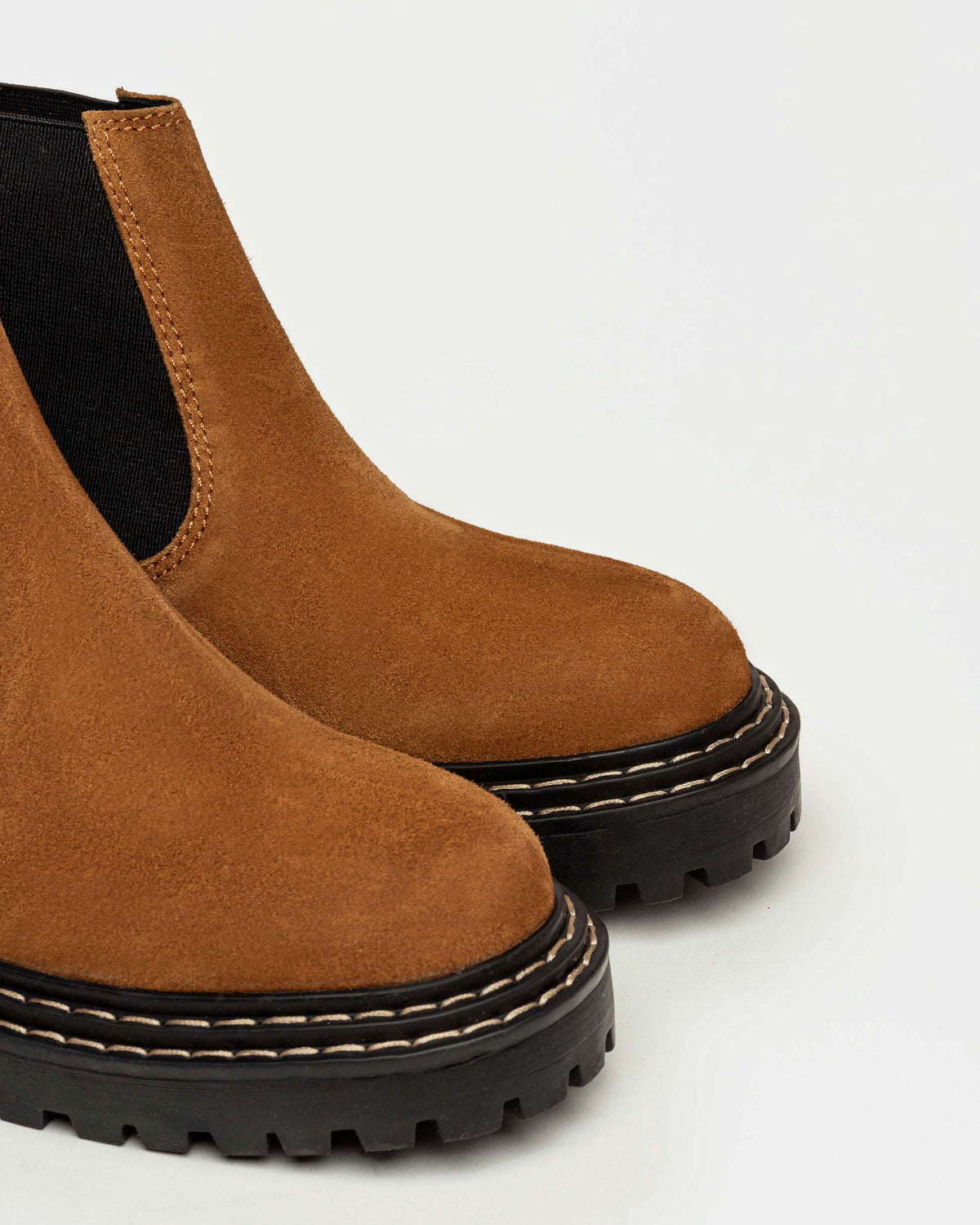 Bota caña media Liverpool en gamuza