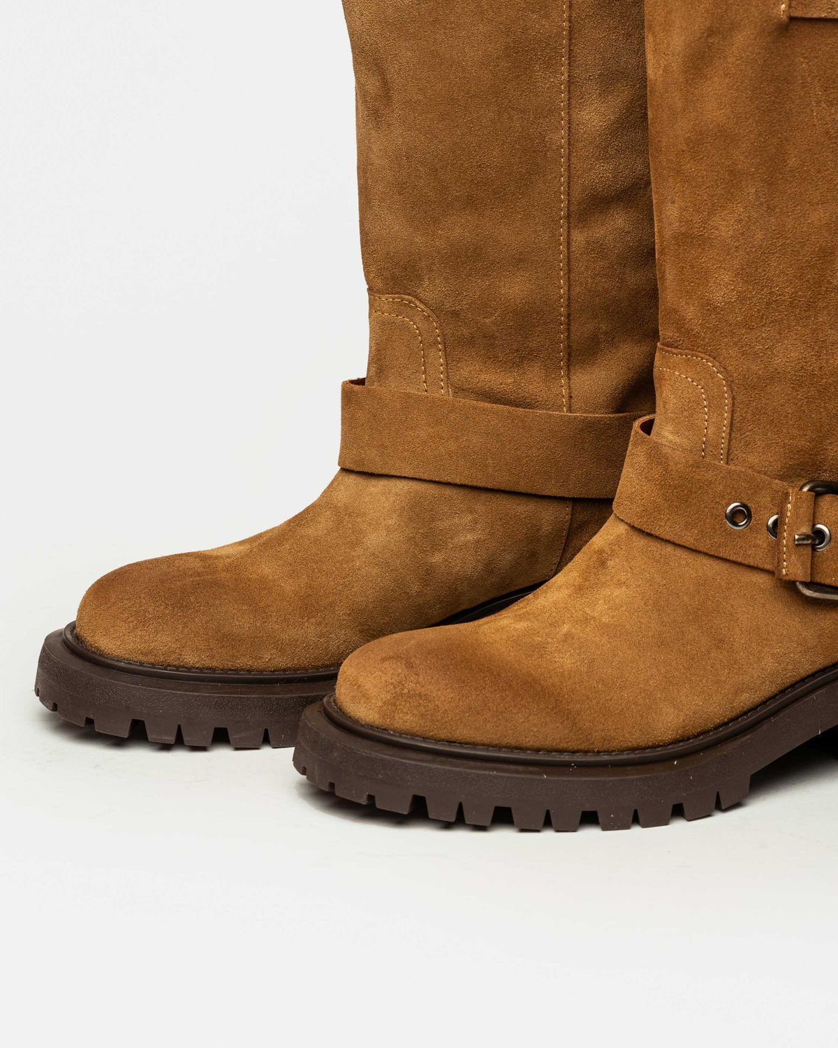 Bota caña media Leeds en gamuza