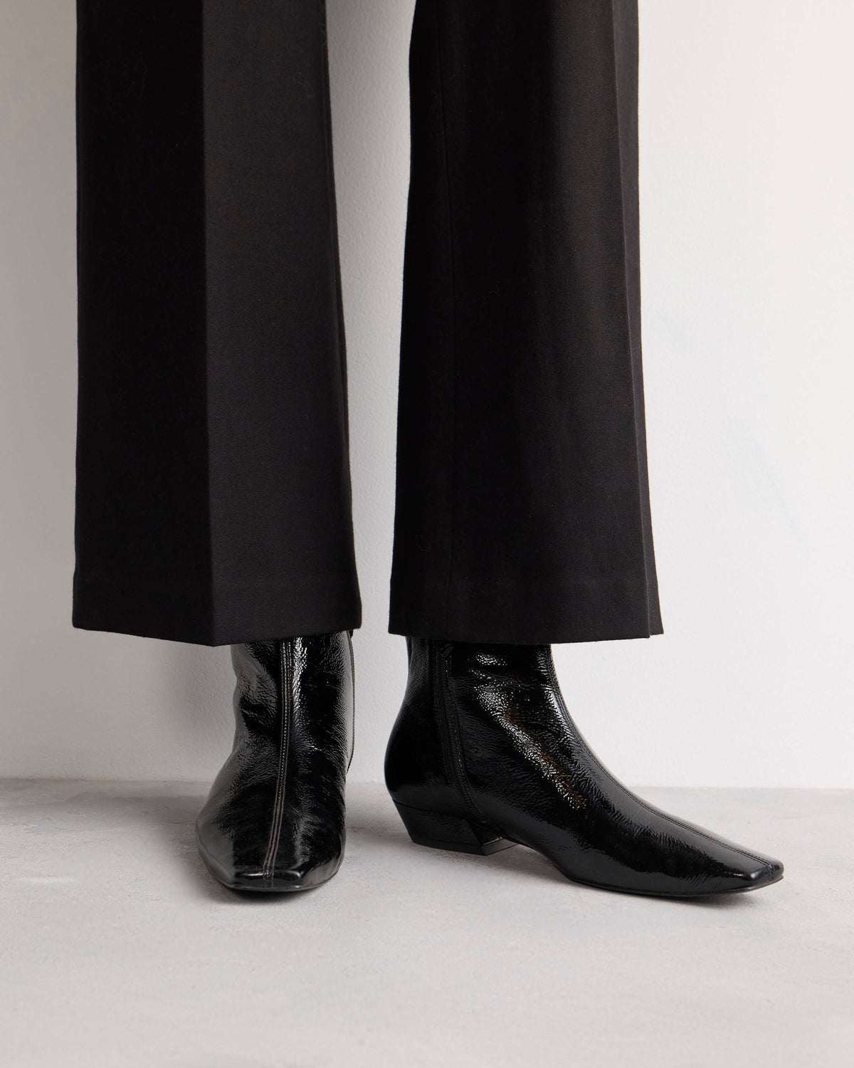 Bota caña baja Ronnie en cuero gloss
