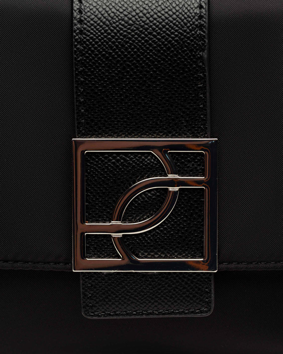 Cartera al hombro Signature en nylon