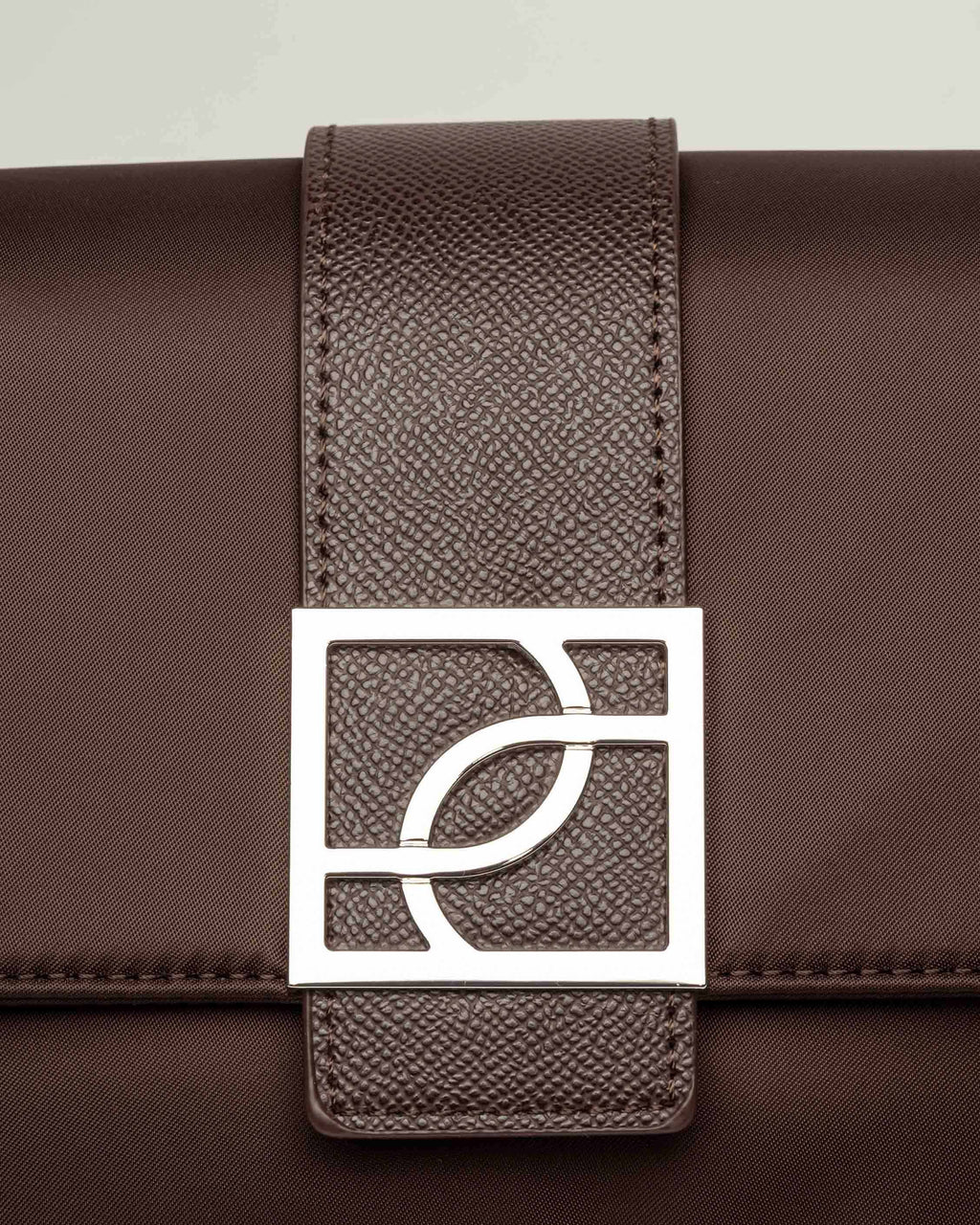 Cartera al hombro Signature en nylon