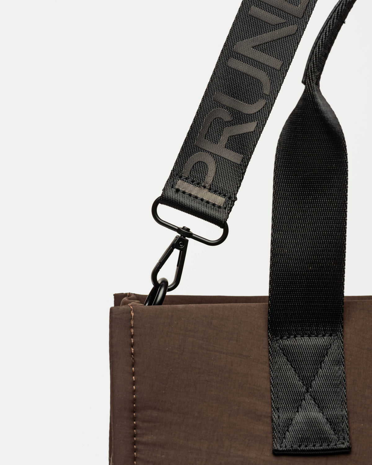Cartera de mano Flight en nylon washed
