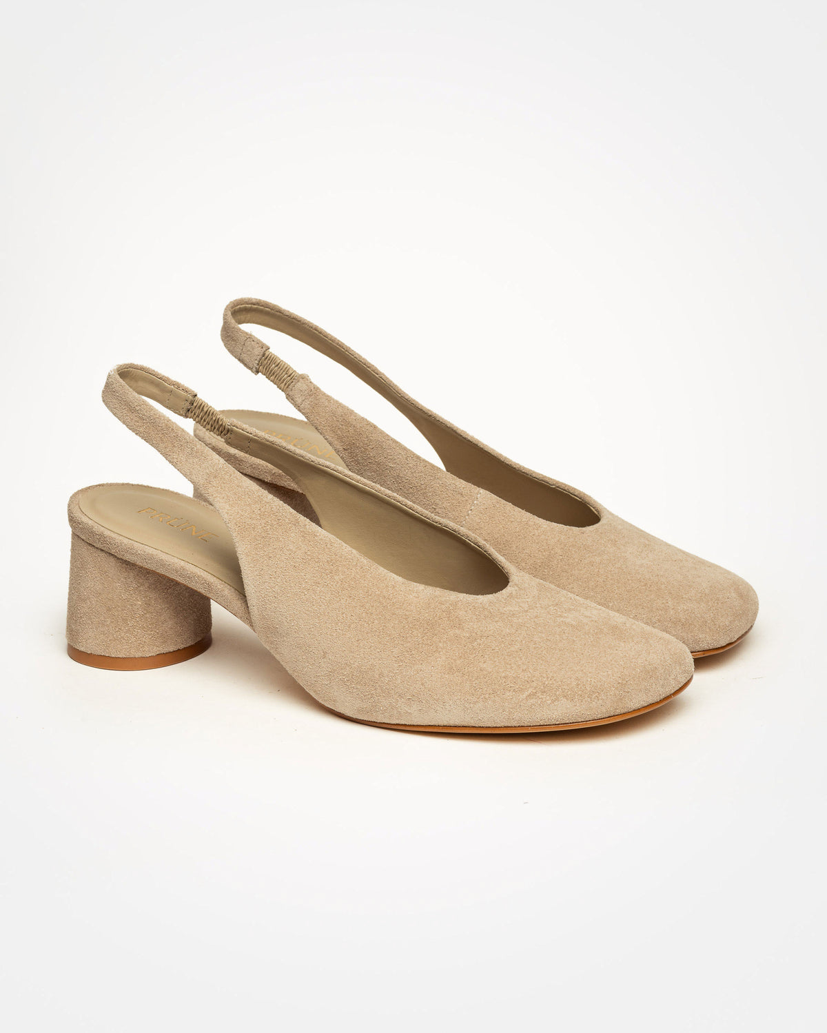 Stiletto Camelia en cuero gamuza