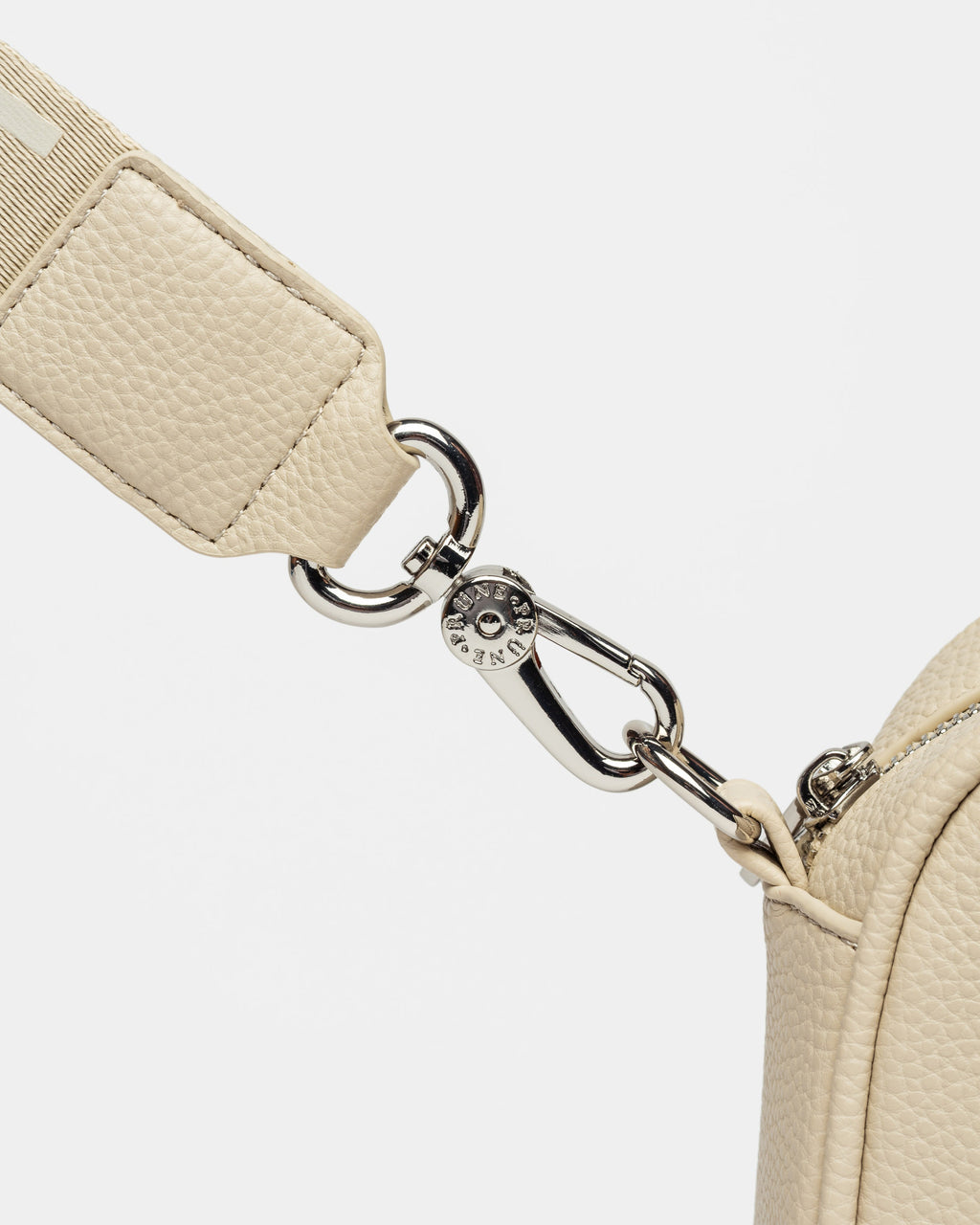 Bandolera Hazel en efecto cuero