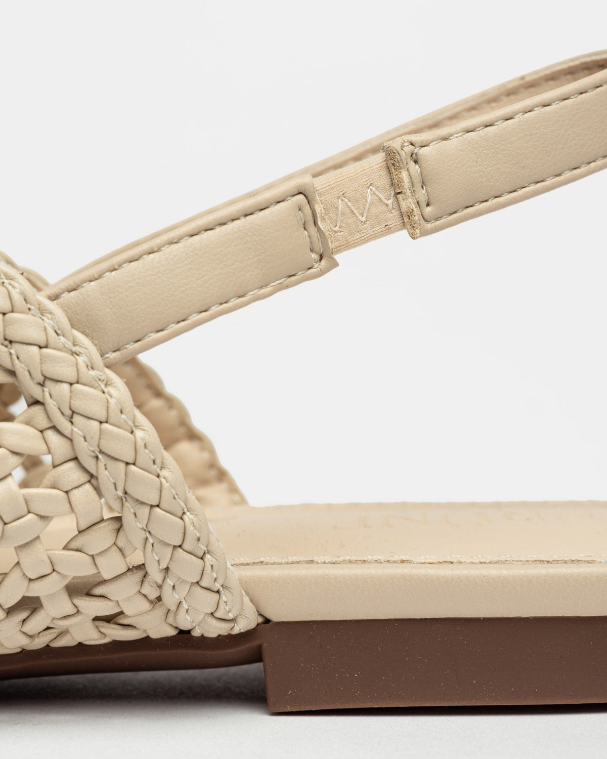 Mule Perla en efecto cuero liso
