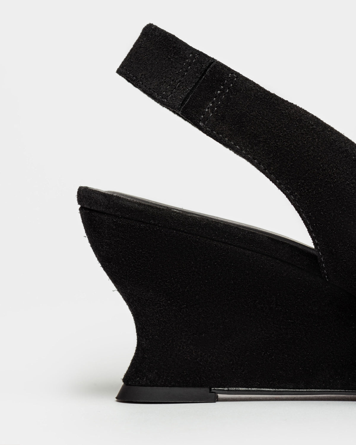 Stiletto Bianca en cuero gamuza
