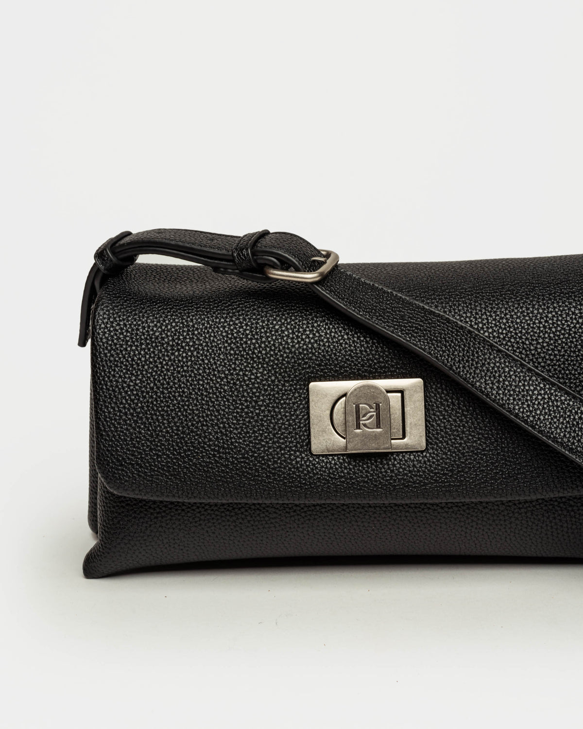 Cartera al hombro Leisure en efecto cuero graneado