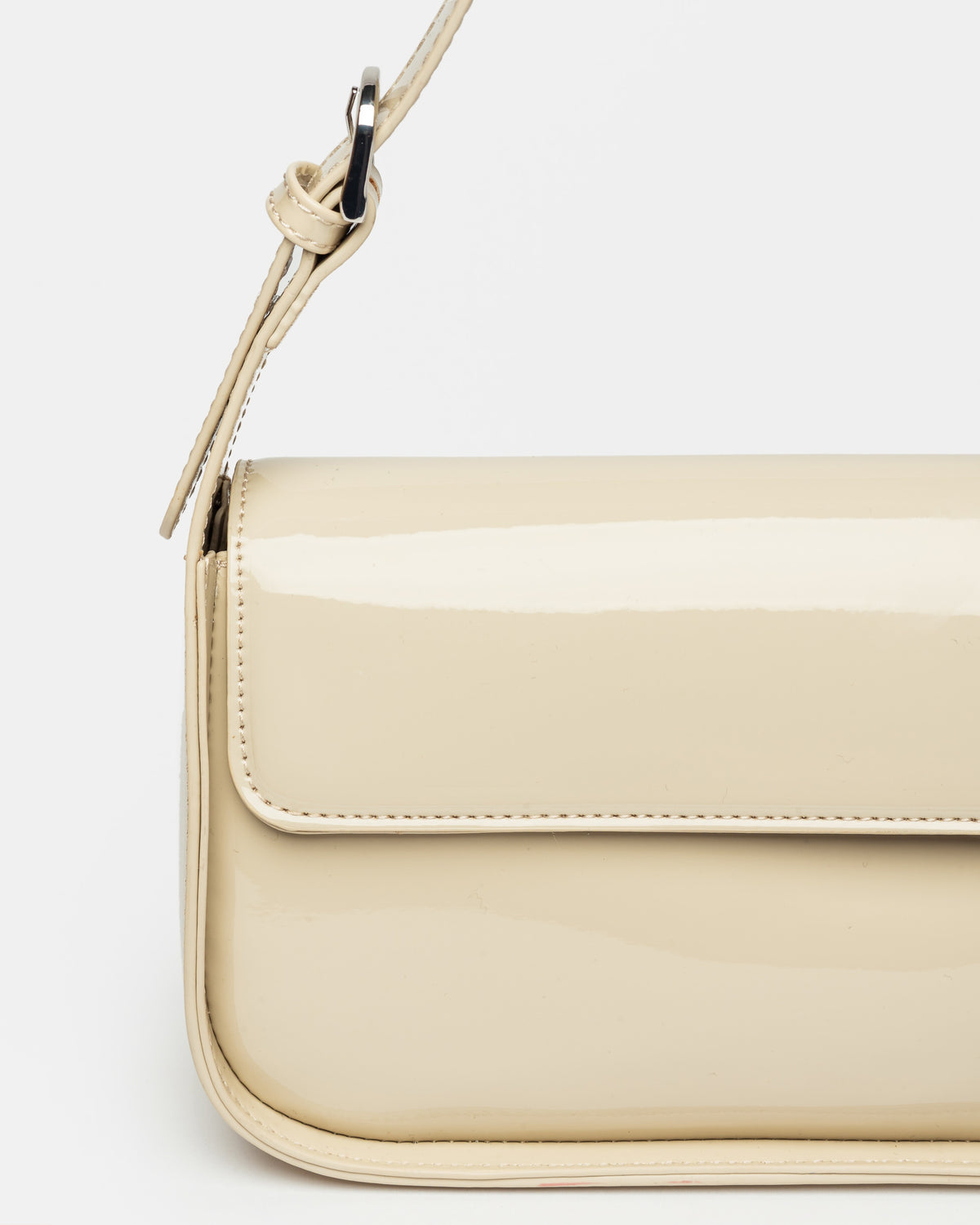 Cartera al hombro Leaf en efecto charol