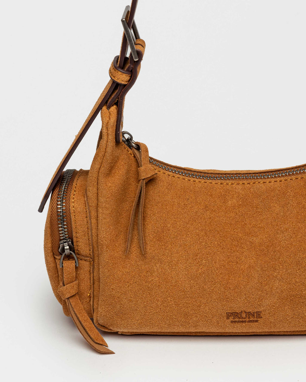 Cartera al hombro Sky en efecto gamuza