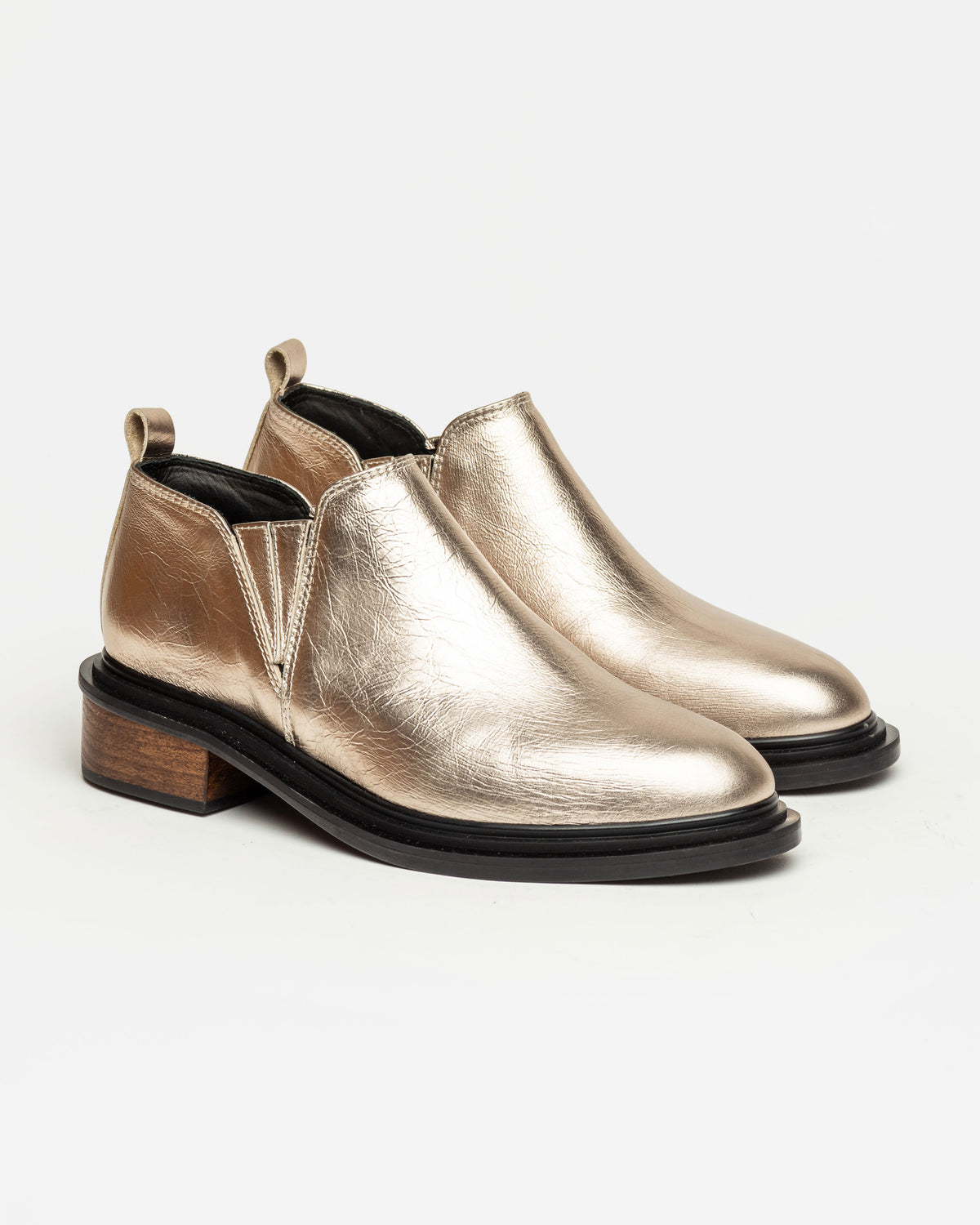 Bota caña baja Parker en cuero metalizado